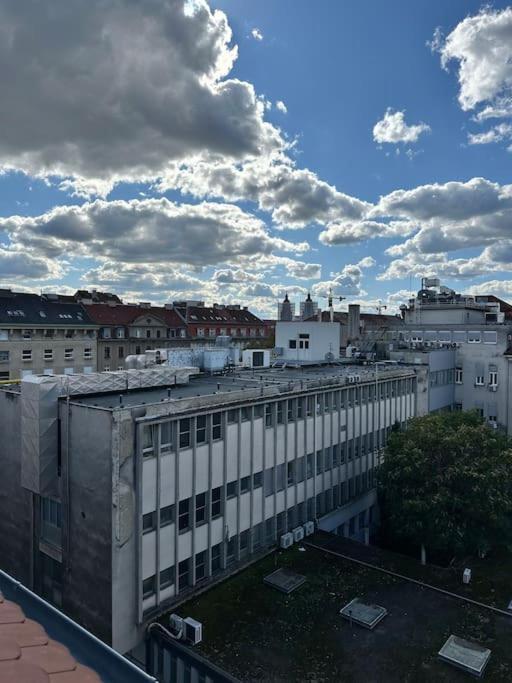 Modern Apartment Centrally Located Zagreb Exterior photo